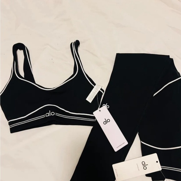 ALO Yoga Other - ALO Yoga Black Sports Bra and Leggings Set